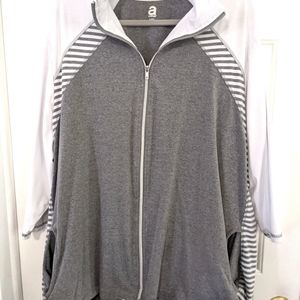 Woman's Avenue Athletic Jacket 30/32